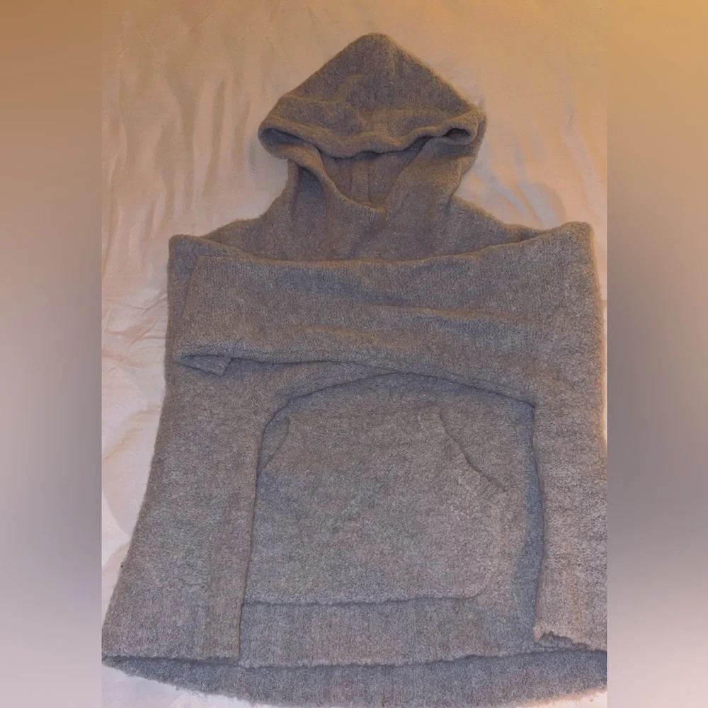 New Balance Women's Gray Hooded Sweater - Picture 2 of 3
